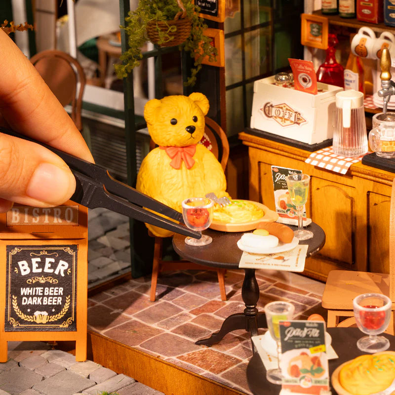Robotime : DIY Miniature House - DG167 Tipsy Restaurant