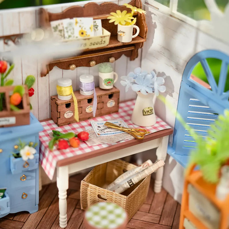 Robotime : DIY Miniature House - DG163 Dreamy Garden House