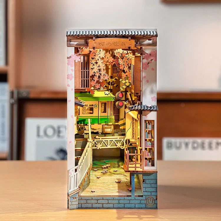 Robotime : Book Nook & Wonderland - TGB01 Sakura Densya