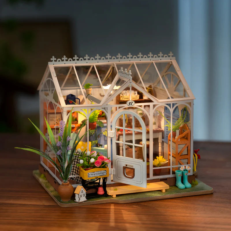 Robotime : DIY Miniature House - DG163 Dreamy Garden House