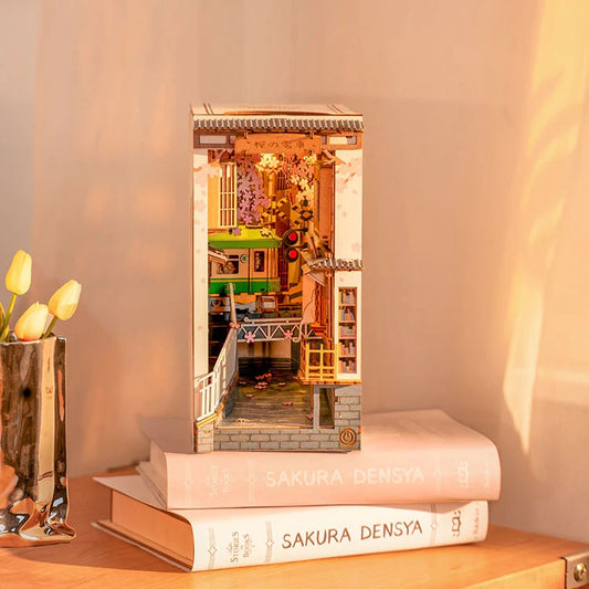 Robotime : Book Nook & Wonderland - TGB01 Sakura Densya
